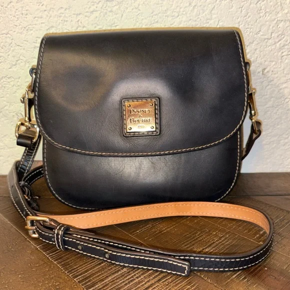Dooney & Bourke Florentine Leather Crossbody Black Saddle Bag - Picture 8 of 10